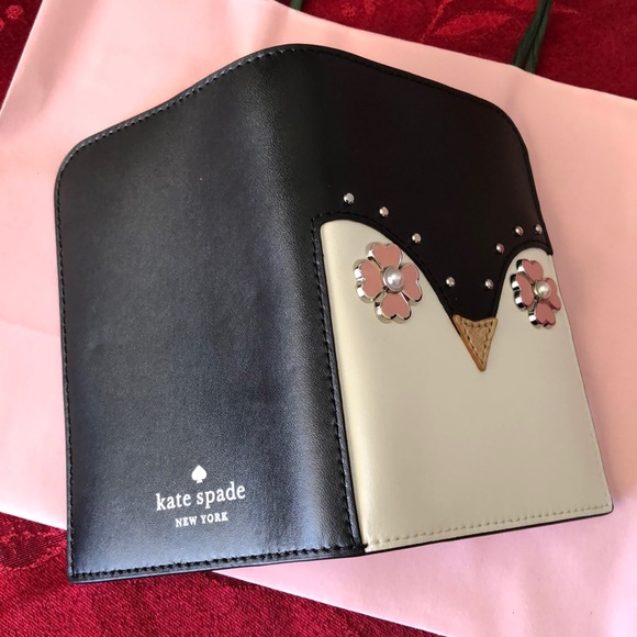Kate Spade Frosty Passport Holder/New - Picture 4 of 6